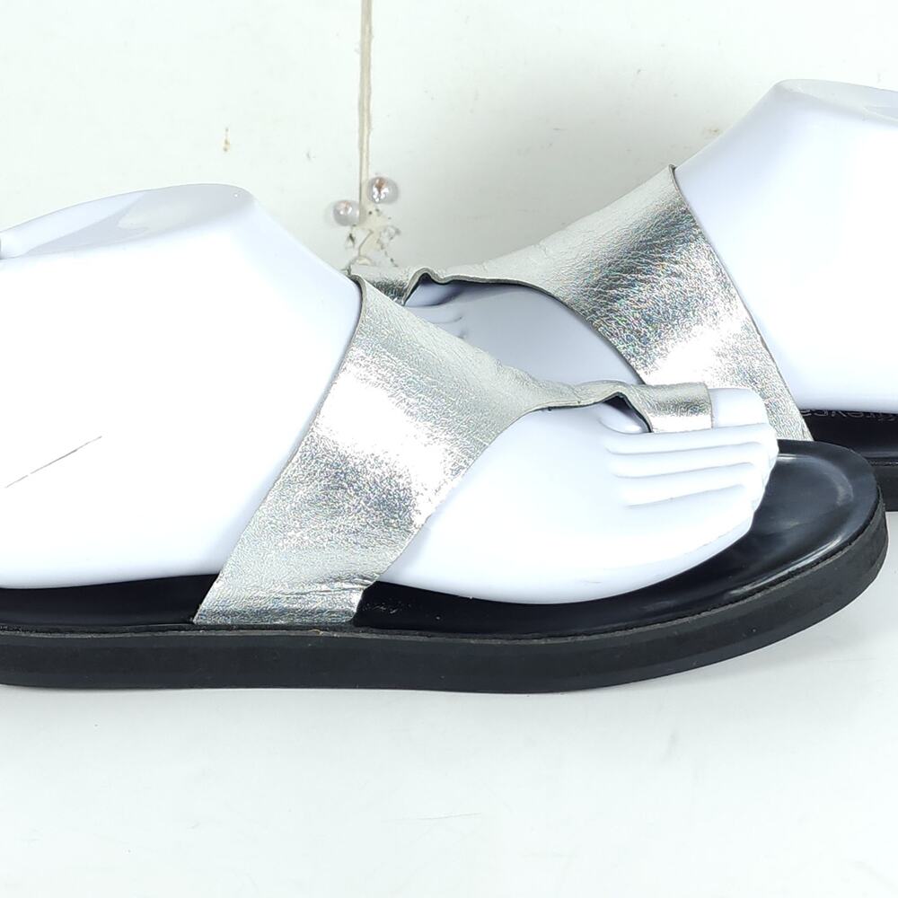 Jeffrey Campbell Women's US 6? Sliver Metallic Leather Toe Post Flat Sandals - Picture 15 of 16